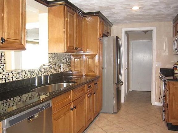 3rd image of 3133 Bluebird Dr