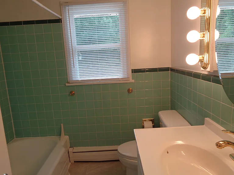1302 Miller St — Photo 12