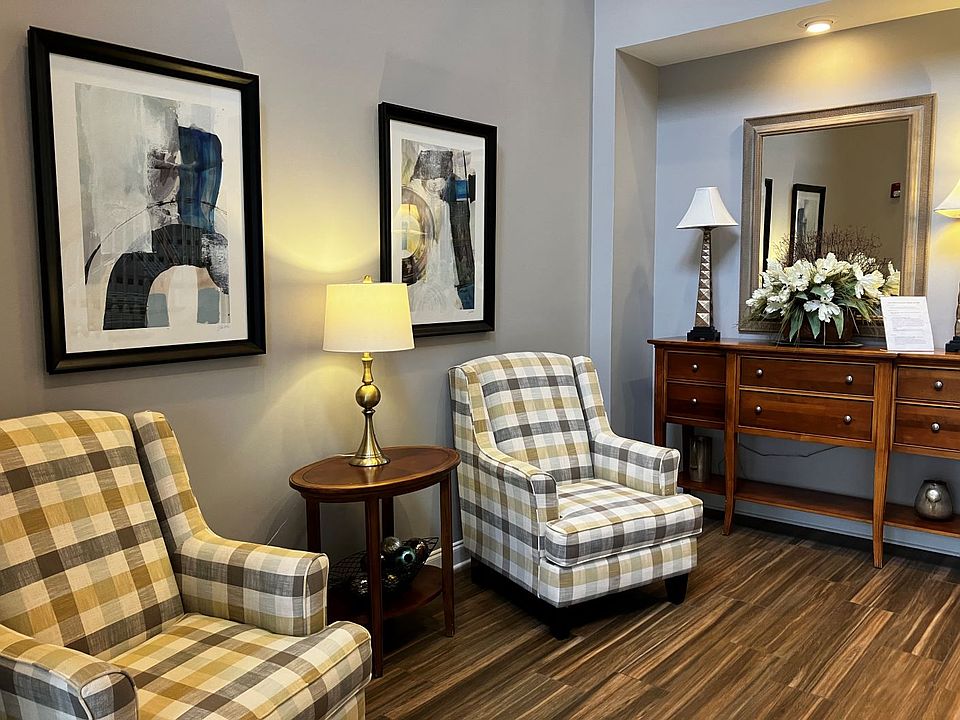 Condo building Entrance - Greeting area