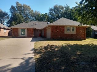 312 Christopher Todd Dr, Moore, OK 73160