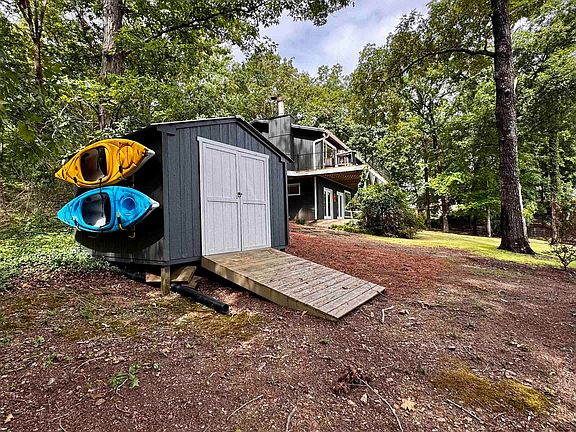 2nd image of 120 Puddleduck Ln