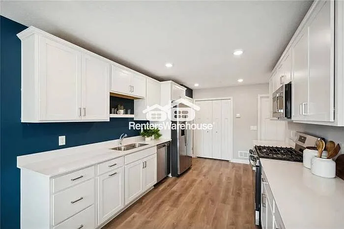 25584 3rd St W — Photo 3