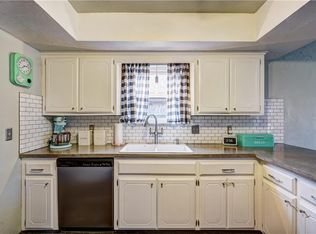 2008 Tanglewood Dr, Edmond, OK 73013