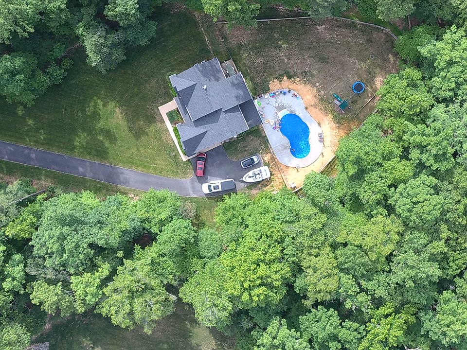 2nd image of 39814 Claires Dr