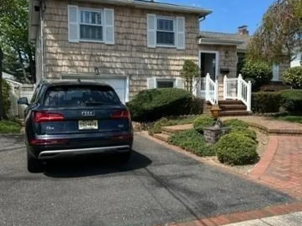 412 Charles Avenue, Massapequa Park, NY 11762