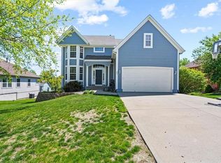 803 Saddle Peak Dr, Raymore, MO 64083