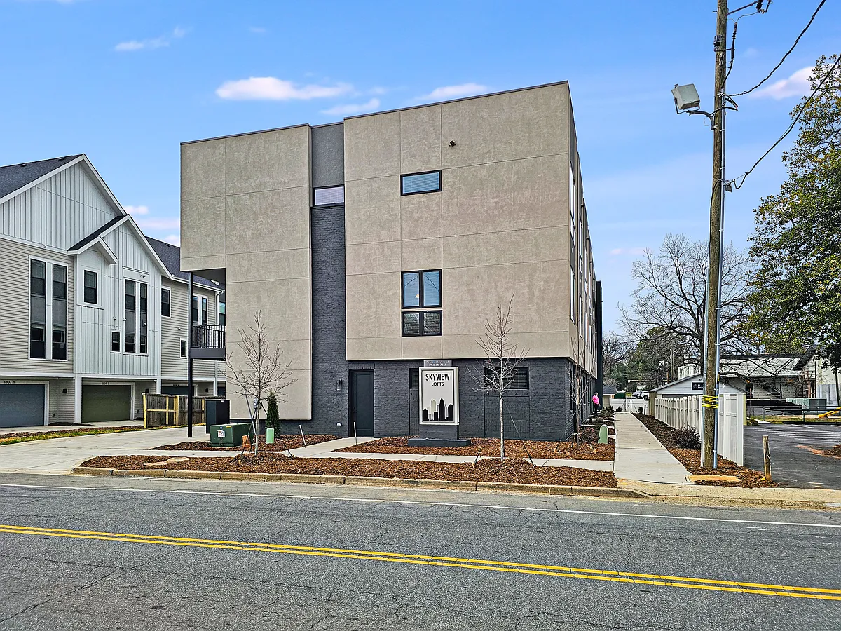 Building Photo - 1213 E 36th St