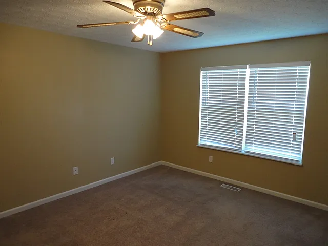 2282 Villagewood Ct — Photo 9