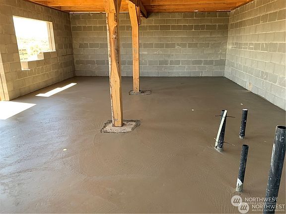 2nd image of 13873 Road P NE