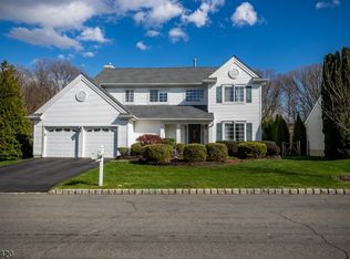 23 Fox Chase Rd, Oak Ridge, NJ 07438