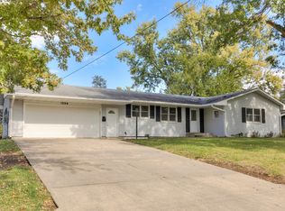 1206 S 14th Ave W, Newton, IA 50208