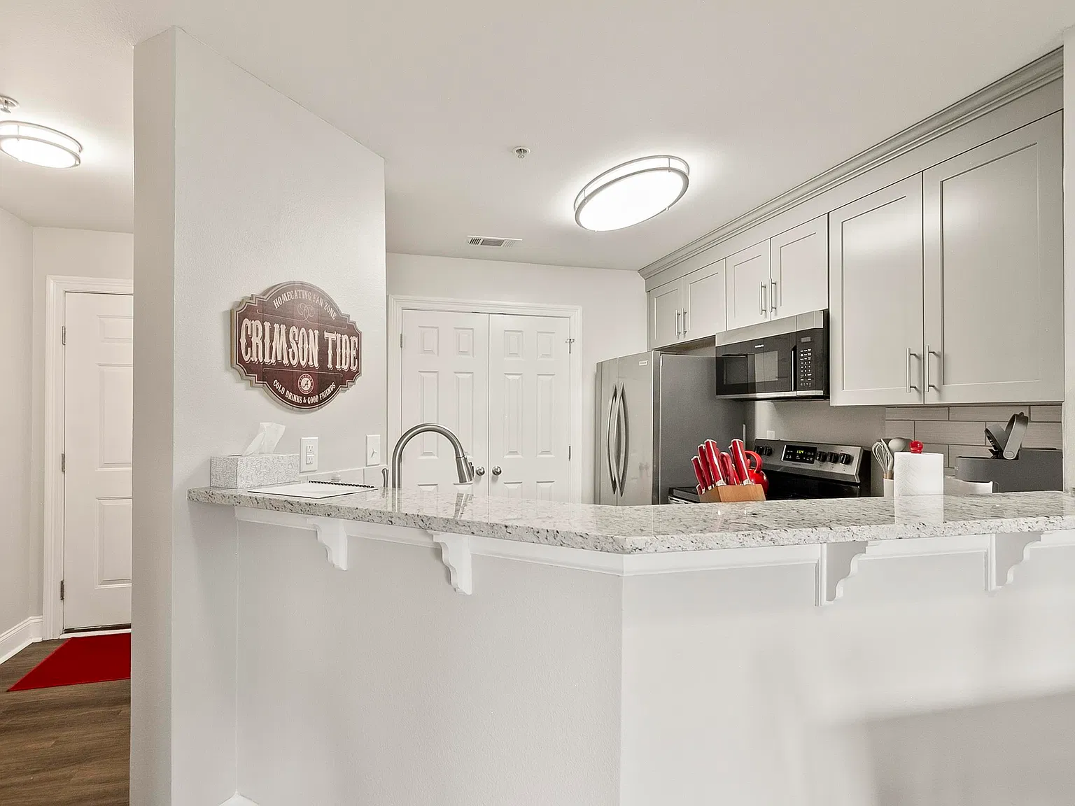 3 bed, 3.0 bath, $2,995 — Photo 4