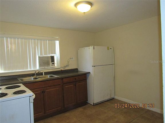 3rd image of 808 Central Ave