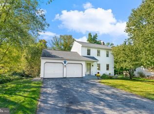 118 Woodcrest Dr, Lancaster, PA 17602
