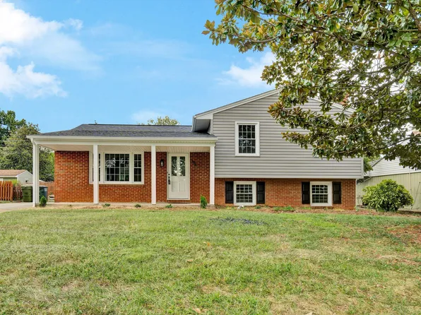 906 Citadel Ln, Salem, VA 24153