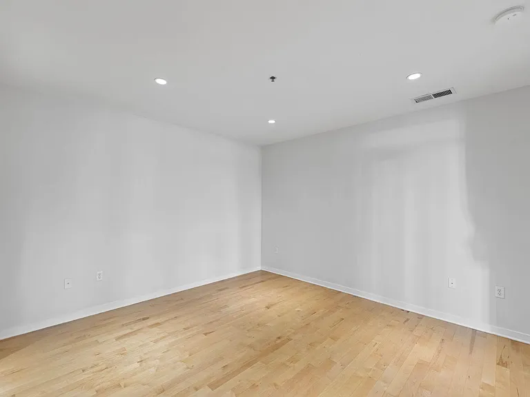 3104 W Lake St #104 — Photo 13