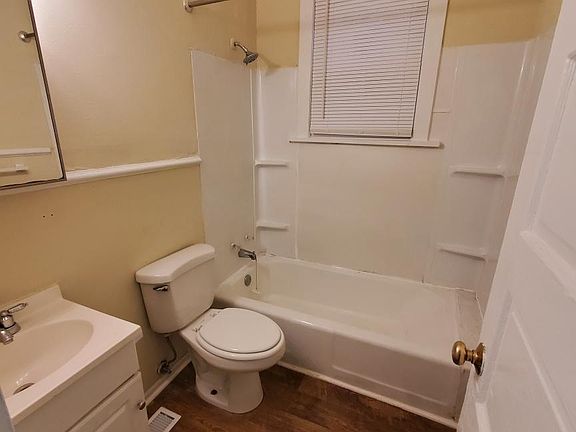 5th image of 615 N 32nd St APT B