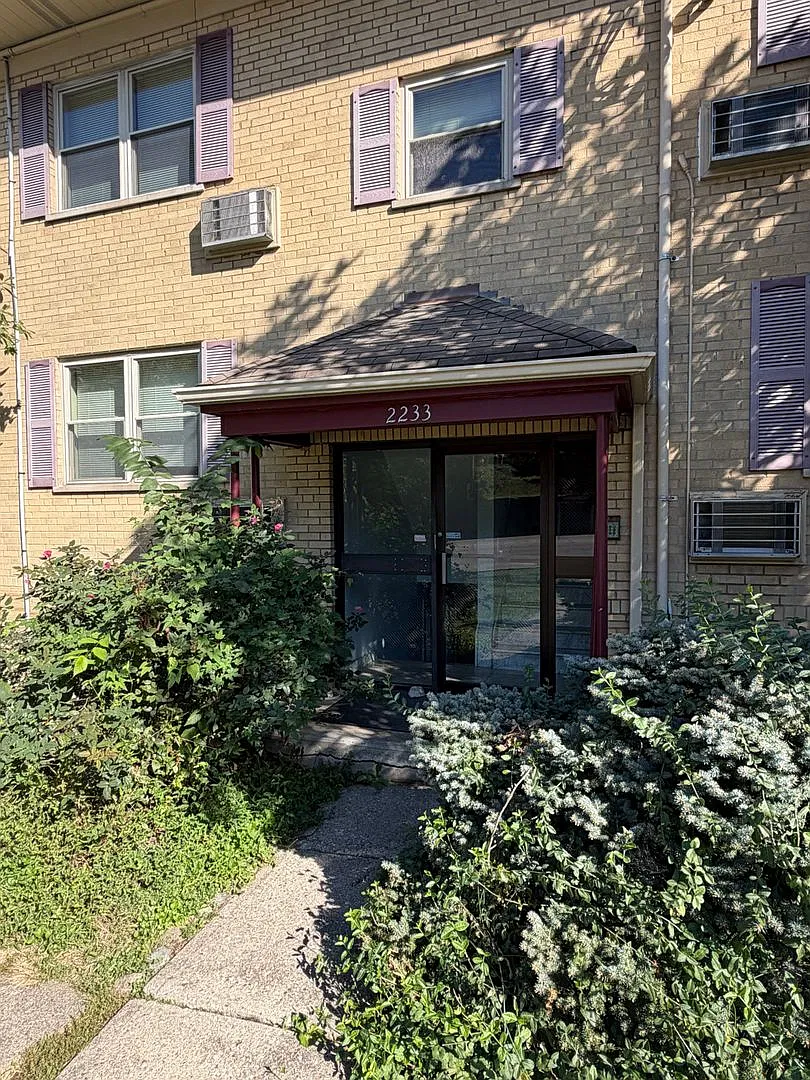 2233 Madison Road — Photo 3