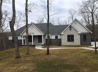 663 Pine Creek Dr, Town and Country, MO