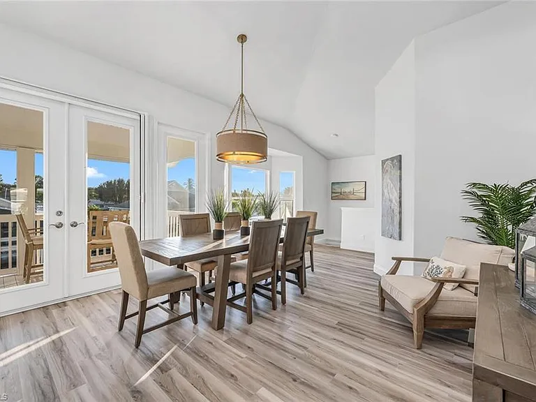 2736 Gulfview Dr — Photo 12