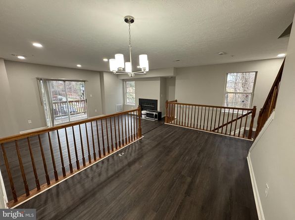 4641 Deepwood Ct #102C