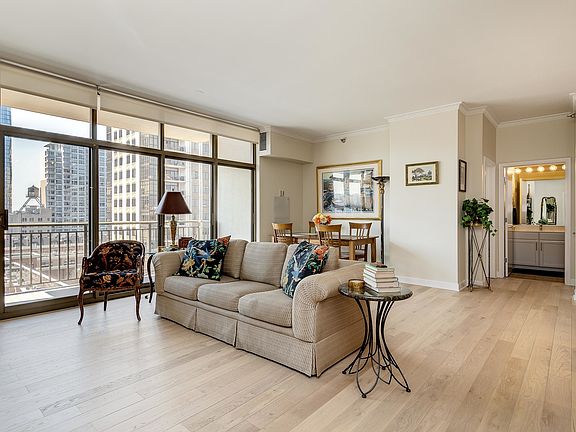 3rd image of 1335 S Prairie Ave Unit 908