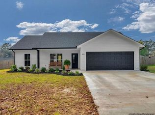 416 E Maple St, Huntington, TX 75949