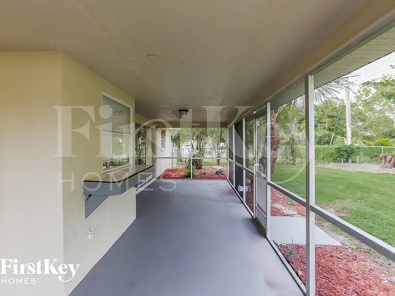 3423 SE 8th Pl — Photo 11
