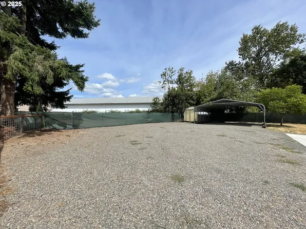 E Dixon St, Eugene, OR 97408