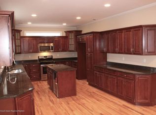 6 Scoop Rd, Brick, NJ 08723