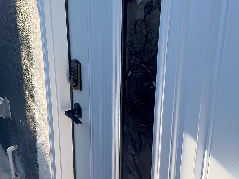 4634 N Fircroft Ave — Photo 10