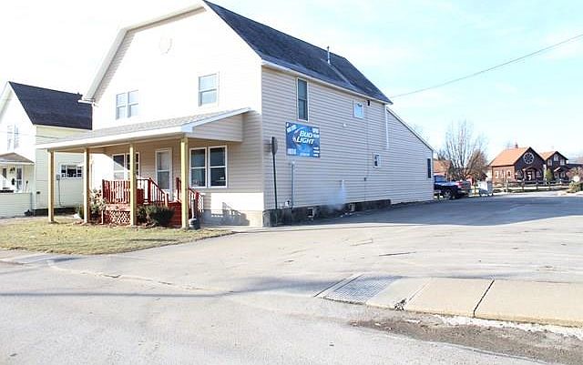 1st image of 105 S Buffalo St