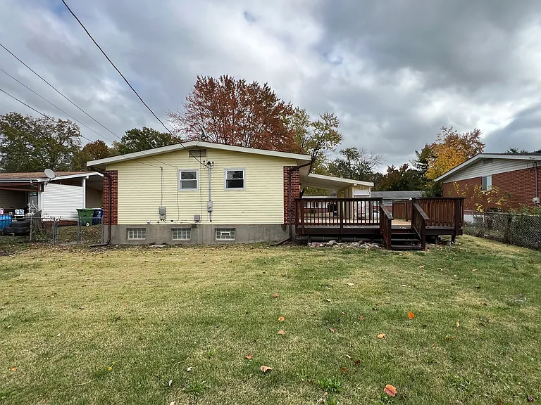 1065 Paddock Dr — Photo 9