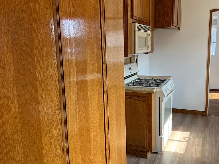 10563 Emery St — Photo 33