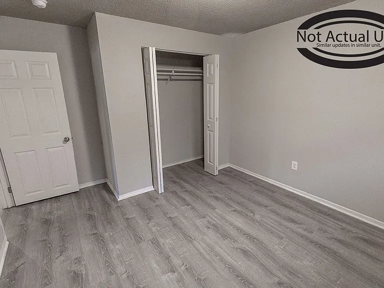 211 Wheaton Ct — Photo 21