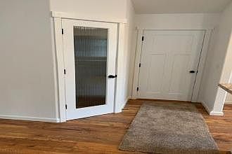 4th image of 1057 Park St E