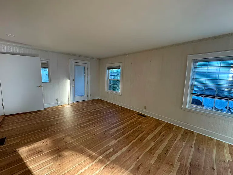 23 Gardner Ave #23 — Photo 5