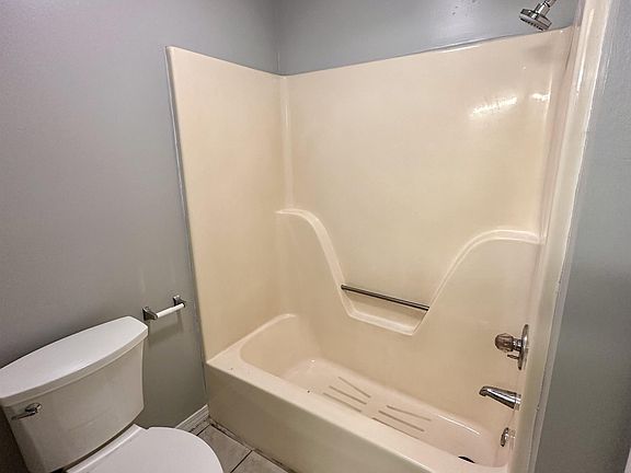 2nd image of 500 Lincoln St #11237843
