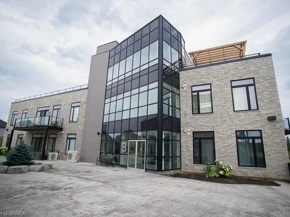 85B Morrell St #107, Brantford, ON N3T 4J6