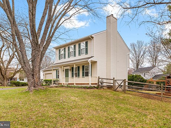 2nd image of 13505 Wisteria Dr