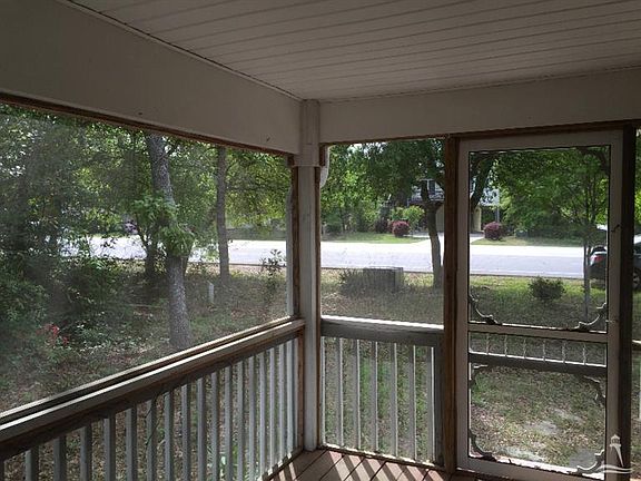 3rd image of 108 NE Middleton Avenue