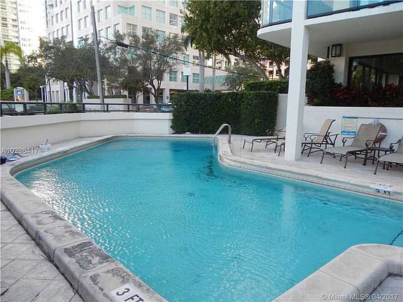 4th image of 2575 S Bayshore Dr APT 1B