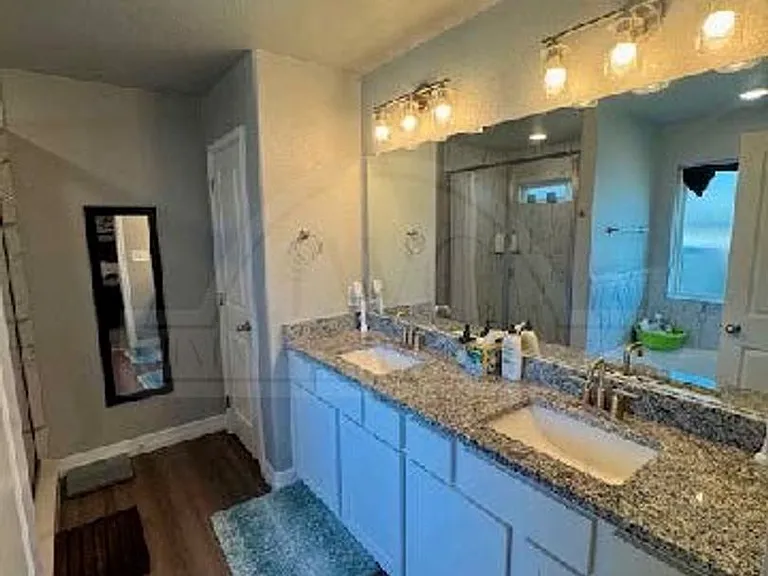 907 Holliday Dr — Photo 19