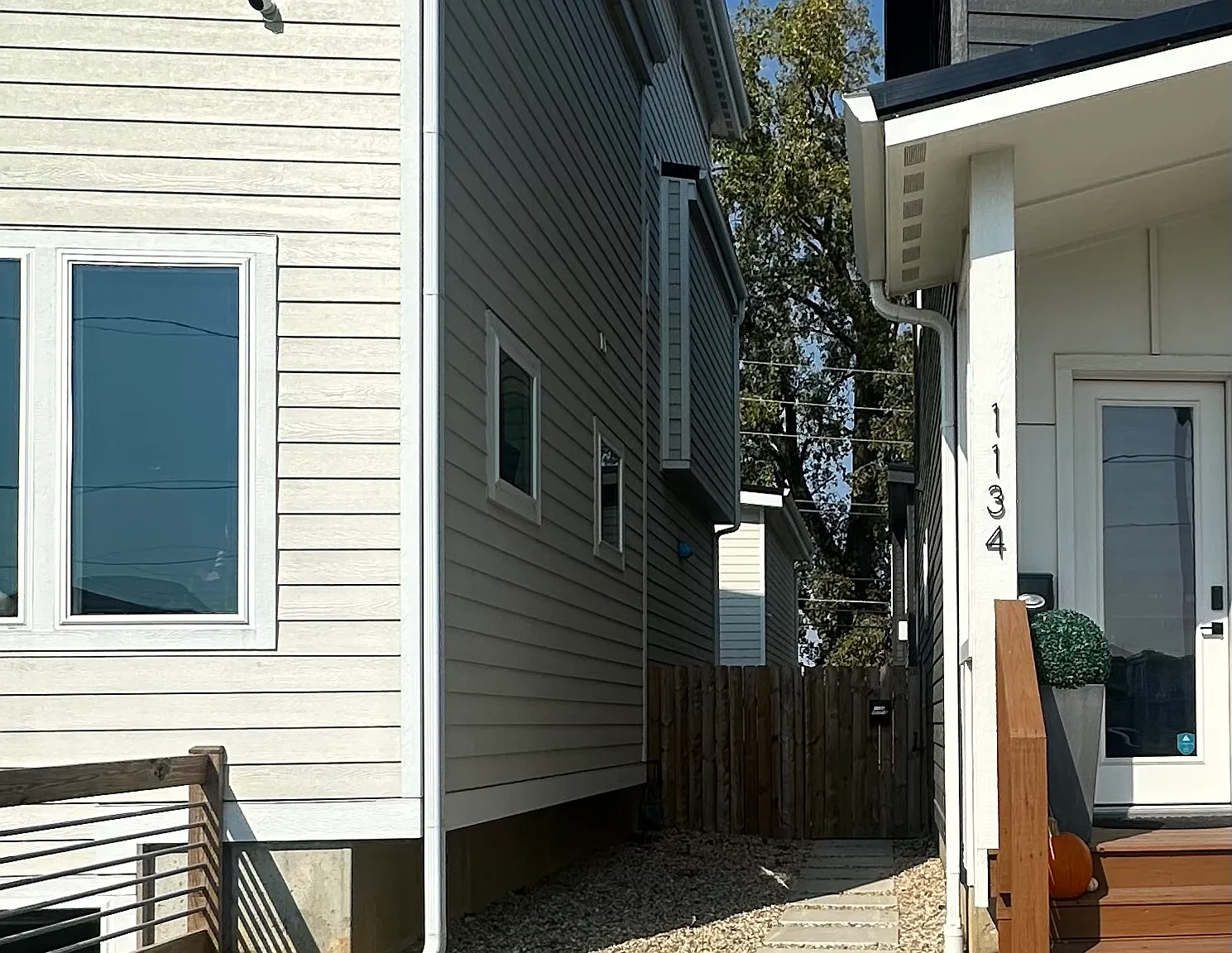 1134 English Ave — Photo 2
