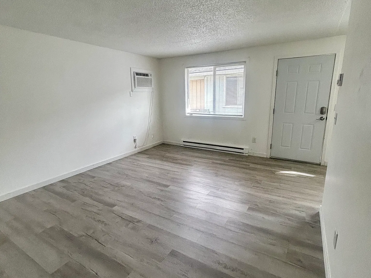 2 bed, 750 sqft, $1,200 — Photo 4
