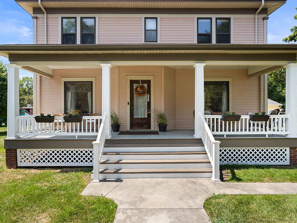 207 S Hayes St, Philo, IL 61864 Zillow