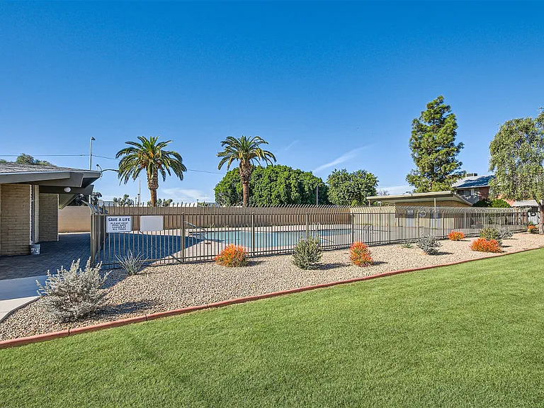 4645 S Mill Ave — Photo 10