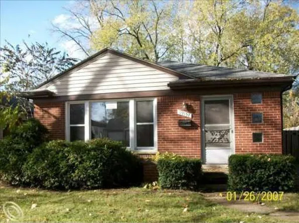 19157 Macarthur St, Redford, MI 48240