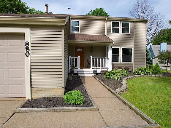 3rd image of 880 Lanark Ln