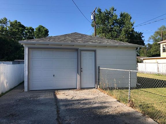 3rd image of 315 Terry Ave